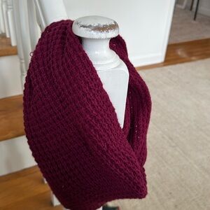 Knit infinity scarf-like new condition!